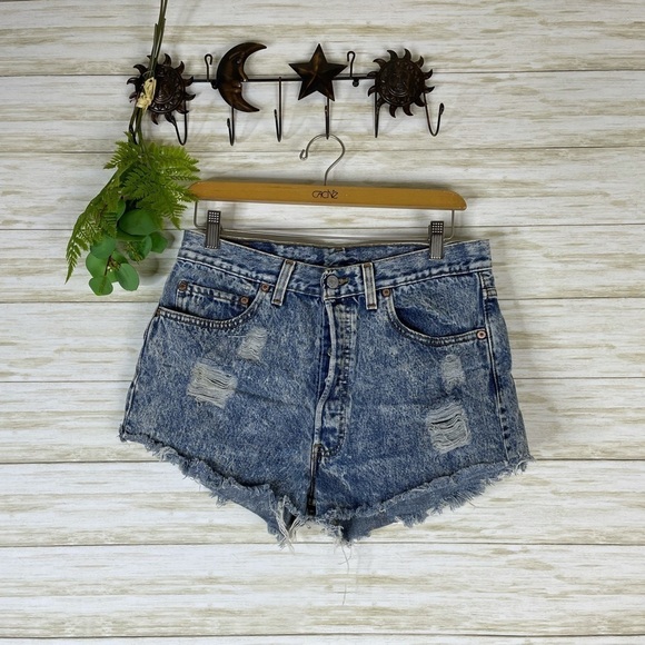 Vintage Highwaisted Acidwash Raw Hem Buttonfly Levi’s 501 Hotpants Short Shorts - Picture 1 of 6